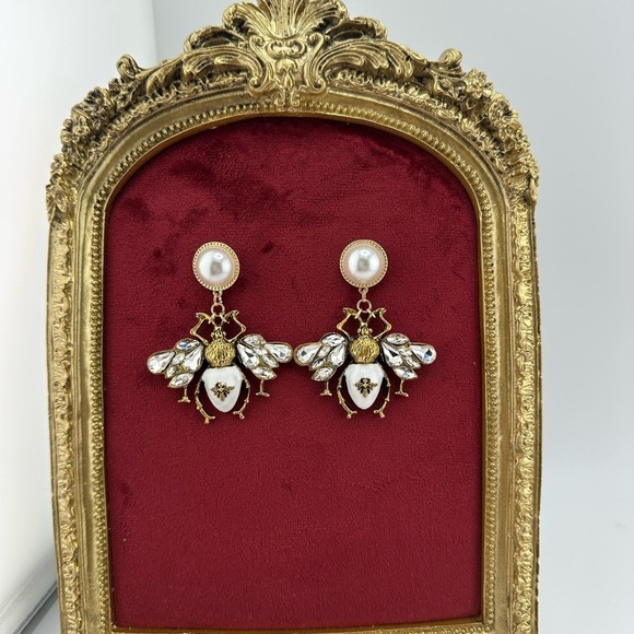 Vintage Honeybee Elegant Gold White Crystal Pearl Bee Earrings - Picture 9 of 11